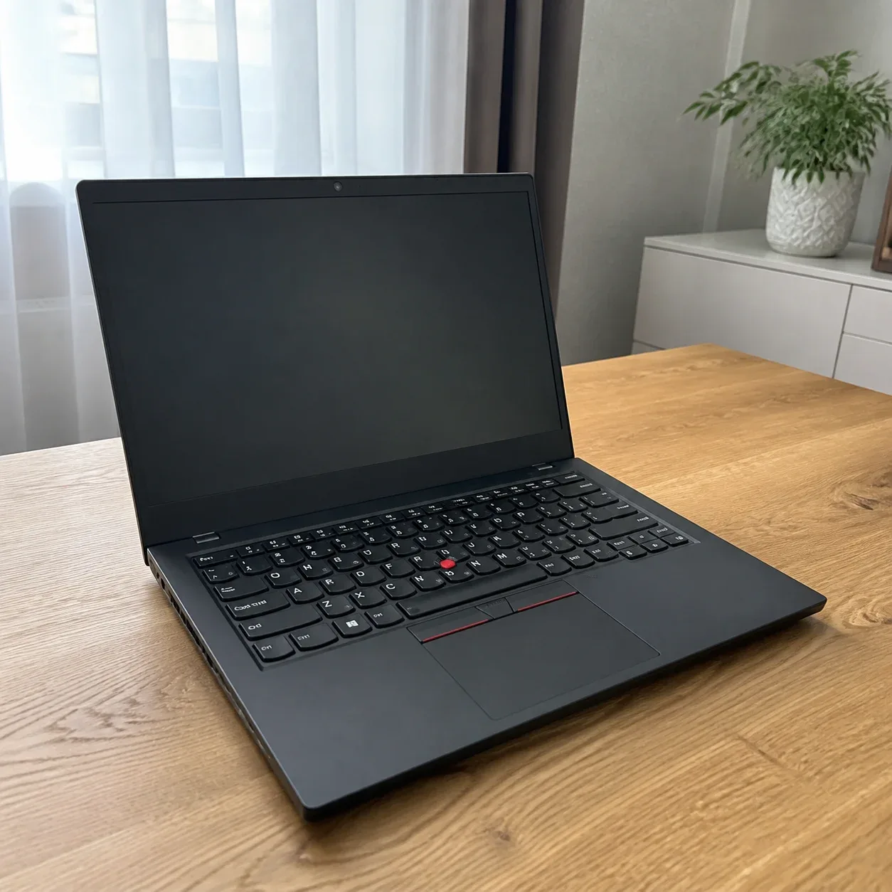 Демо — Ноутбук Lenovo ThinkPad у відмінному стані — 1